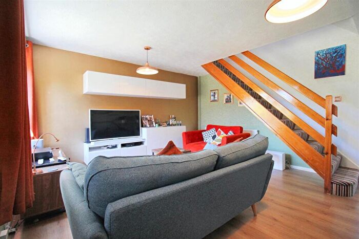 3 Bedroom Terraced House For Sale In Ecton Walk, Norwich, NR6