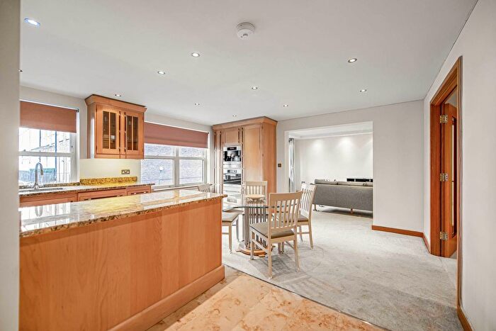 2 Bedroom Flat For Sale In Kingston House South, Ennismore Gardens, Knightsbridge, SW7