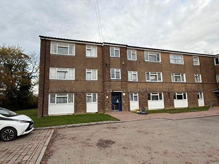 1 Bedroom Flat For Sale In Ringden Avenue, Paddock Wood, Tonbridge, Kent, TN12