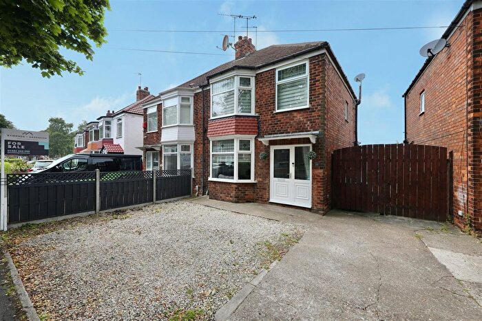 3 Bedroom Semi-Detached House For Sale In Buttfield Road, Hessle, HU13