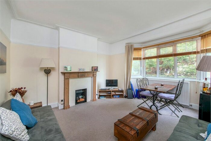 2 Bedroom Flat To Rent In Clifford Avenue, East Sheen, SW14