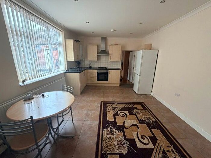 1 Bedroom Flat To Rent In Hazelbury Crescent, Luton, LU1