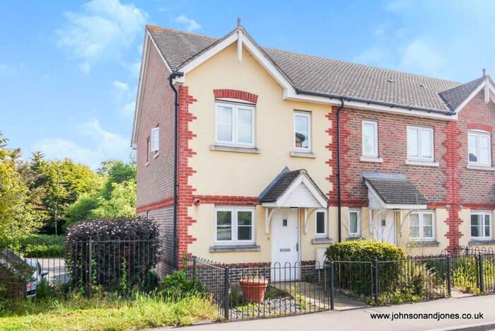 2 Bedroom End Of Terrace House To Rent In Eastworth Road, Chertsey, Surrey, KT16