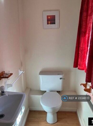 2 Bedroom End Of Terrace House To Rent In Huntington Place, Slough, SL3
