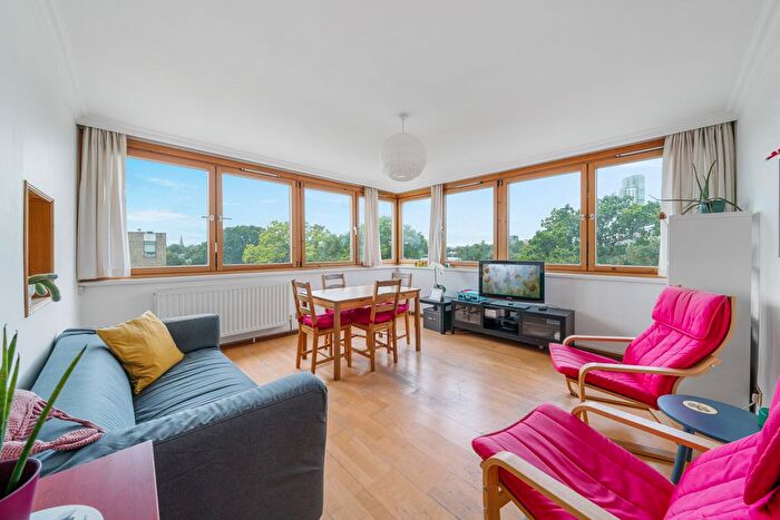 3 Bedroom Flat To Rent In Bethune Road, London, N16