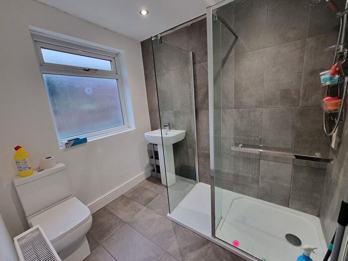2 Bedroom Flat To Rent In Chesterfield Road, Sheffield, S8
