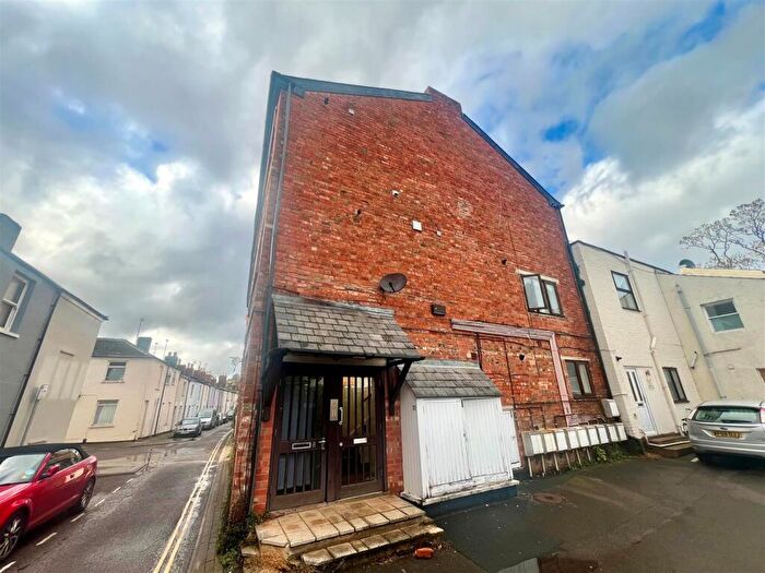 2 Bedroom Flat To Rent In Glenfall Street Cheltenham, GL52