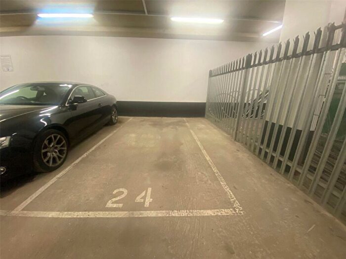 Garage / Parking To Rent In Ringers Road, Bromley, BR1