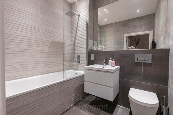 1 Bedroom Flat For Sale In Hazelwick Avenue, Ocean House Hazelwick Avenue, RH10