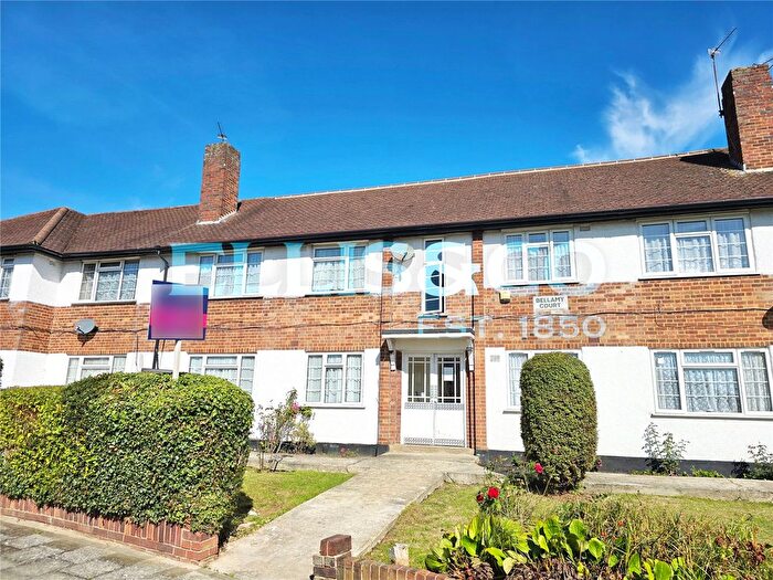 2 Bedroom Flat To Rent In Bellamy Court, Bellamy Drive, Stanmore, Hertfordshire, HA7