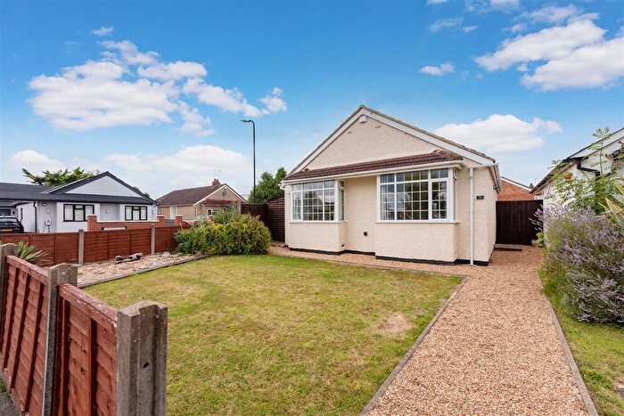 3 Bedroom Detached Bungalow For Sale In Royston Way, Burnham, Slough, SL1