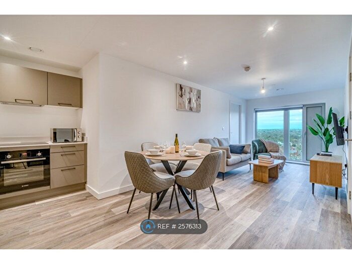 2 Bedroom Flat To Rent In Vicarage Grove, Eccles, M30