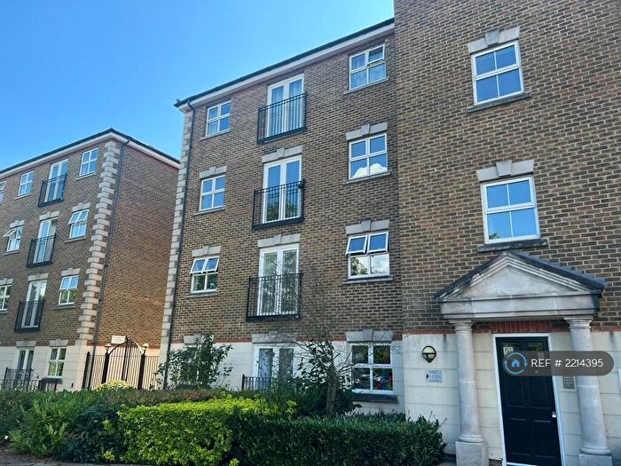 1 Bedroom Flat To Rent In Brook Square, London, SE18