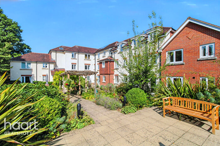 1 Bedroom Apartment For Sale In Headley Road, Hindhead, GU26