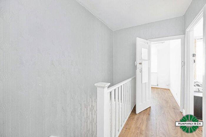 3 Bedroom Flat To Rent In Frinton Road, East Ham, E6