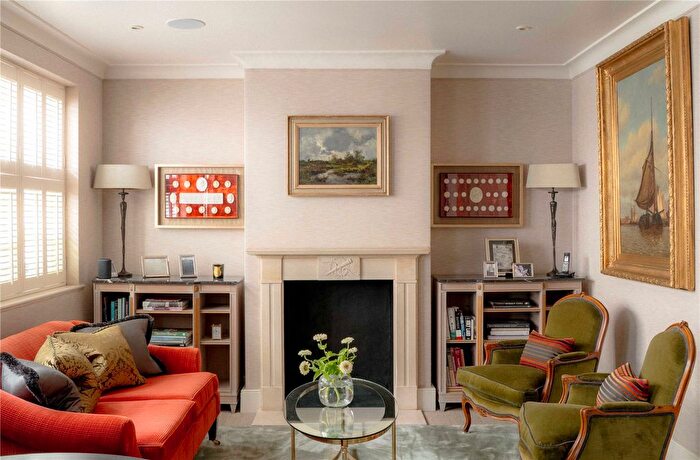 2 Bedroom Mews To Rent In Lyall Mews, Belgravia, SW1X