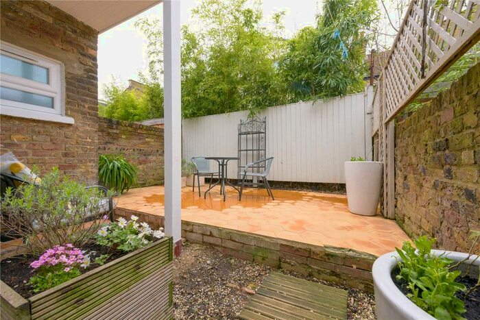 1 Bedroom Flat To Rent In Hiley Road, London, NW10