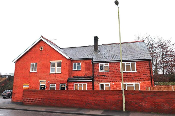 2 Bedroom Maisonette For Sale In Fleet Road, Farnborough, GU14