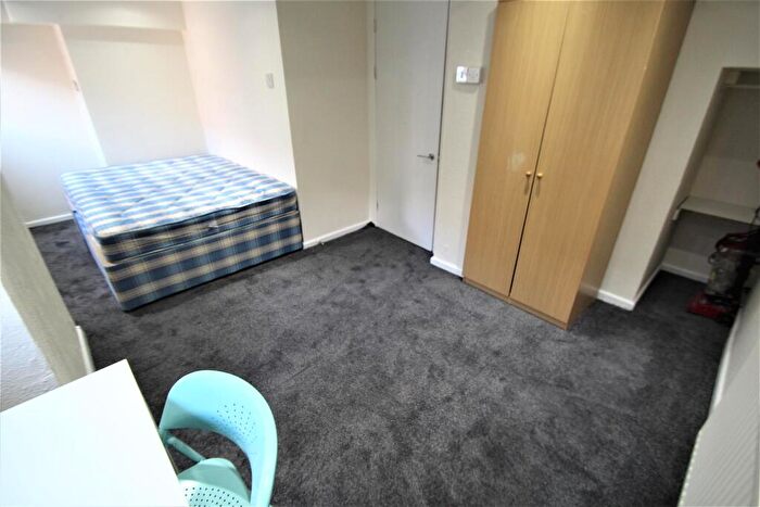 3 Bedroom Terraced House To Rent In Broomfield Terrace, Burley, Leeds, LS4