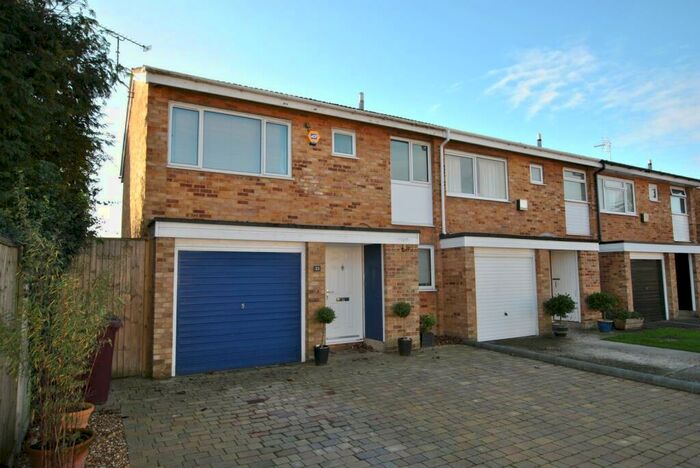 3 Bedroom House To Rent In Kingsway, Caversham Park, Reading, RG4
