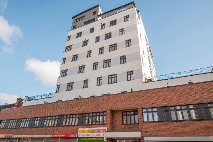 2 Bedroom Flat For Sale In Station Road, Aldershot, Hampshire, GU11