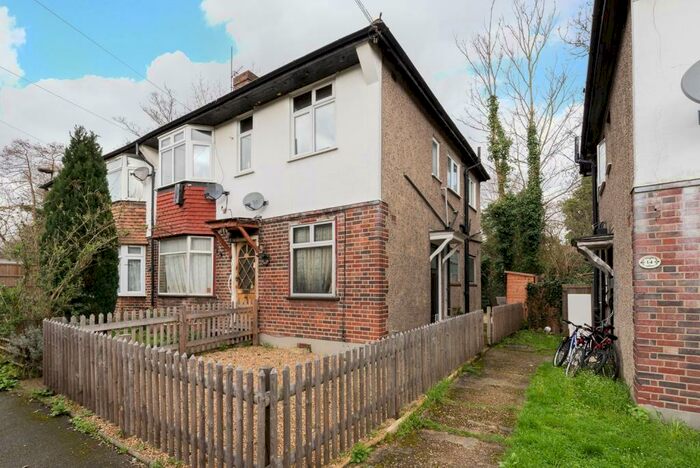 3 Bedroom Maisonette To Rent In Ridgemount Close, Anerley, London, SE20