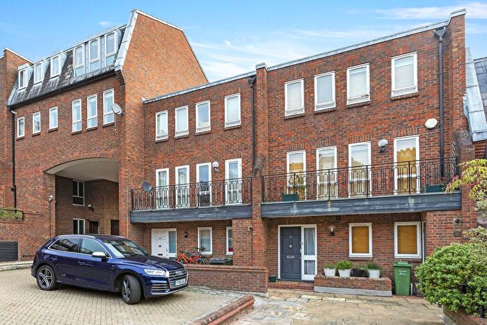 4 Bedroom Detached House To Rent In Spencer Walk, Hampstead Village, NW3