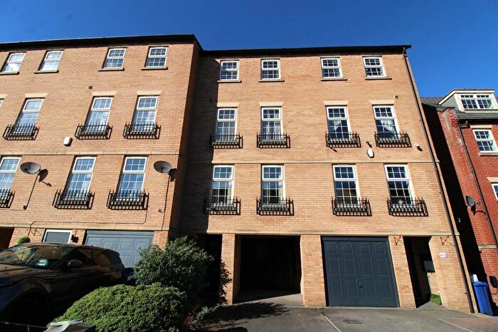 4 Bedroom Town House For Sale In Wheatcrofts, Barnsley, S70