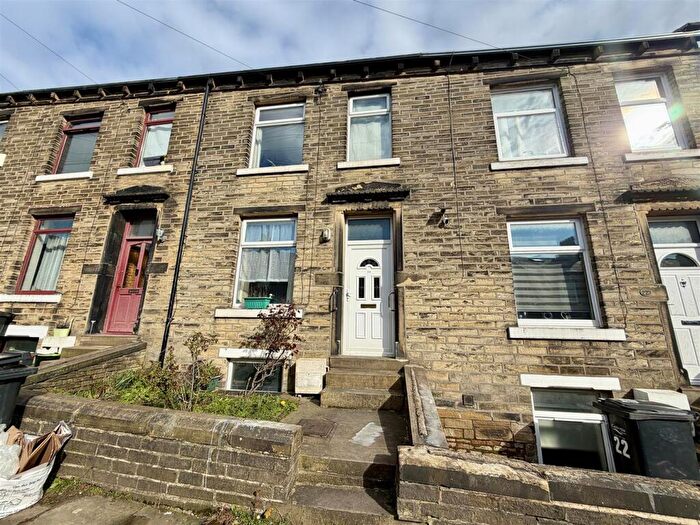 3 Bedroom Terraced House For Sale In Carlton House Terrace, Halifax, HX1
