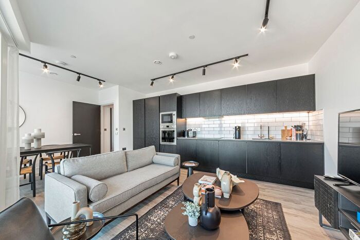 1 Bedroom Flat To Rent In Portal Way, Acton, W3