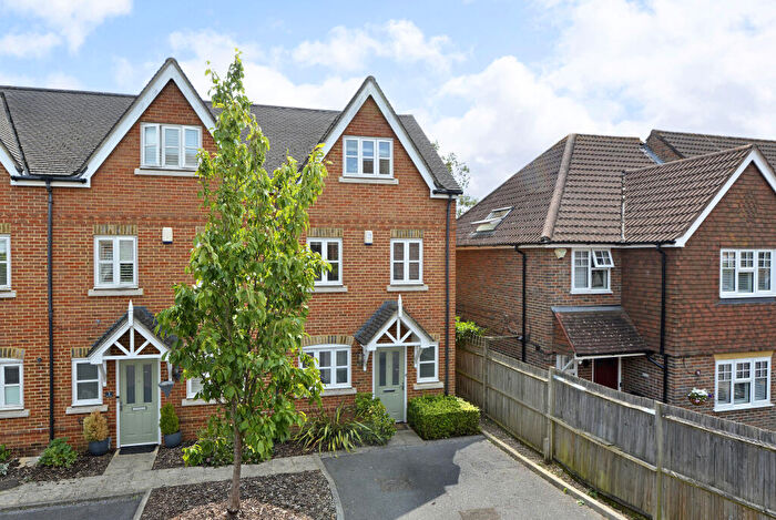 4 Bedroom Semi Detached House To Rent In River Close, Guildford, Surrey, GU1