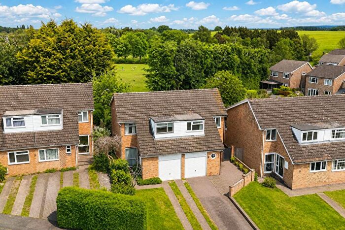 3 Bedroom Semi-Detached House To Rent In Roundhead Drive, Thame, OX9