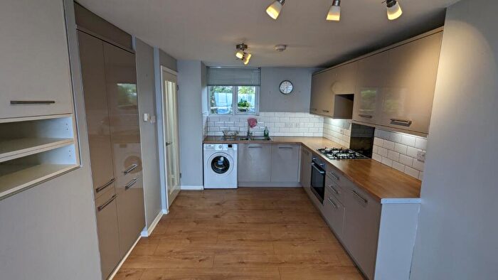 2 Bedroom Apartment To Rent In Northcliffe, Penarth, CF64