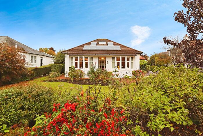 3 Bedroom Detached Bungalow For Sale In Rouken Glen Road, Glasgow, G46