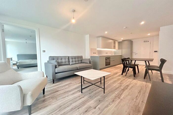 2 Bedroom Apartment To Rent In Block B, Railings, Shale Lane, M5