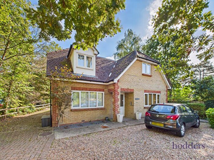 2 Bedroom Apartment To Rent In Surrey, KT16