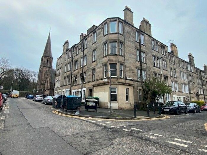 2 Bedroom Flat To Rent In Murieston Crescent, Dalry, Edinburgh, EH11