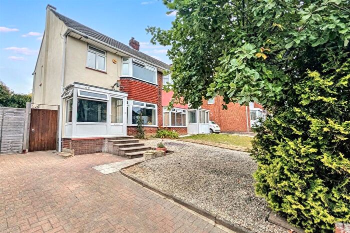 3 Bedroom Semi-Detached House For Sale In Townhill Park, SO18