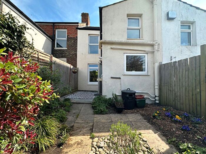 2 Bedroom House To Rent In Garden Road, Folkestone, CT19