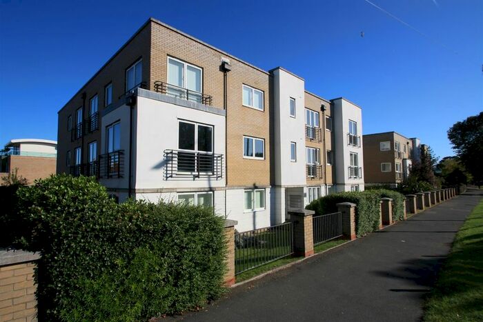 2 Bedroom Flat To Rent In London Road, Leigh-On-Sea SS9