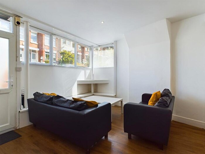 4 Bedroom End Of Terrace House To Rent In Bear Road, Brighton, BN2