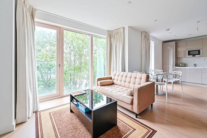 Studio To Rent In Victory Place, Elephant And Castle, London, SE17