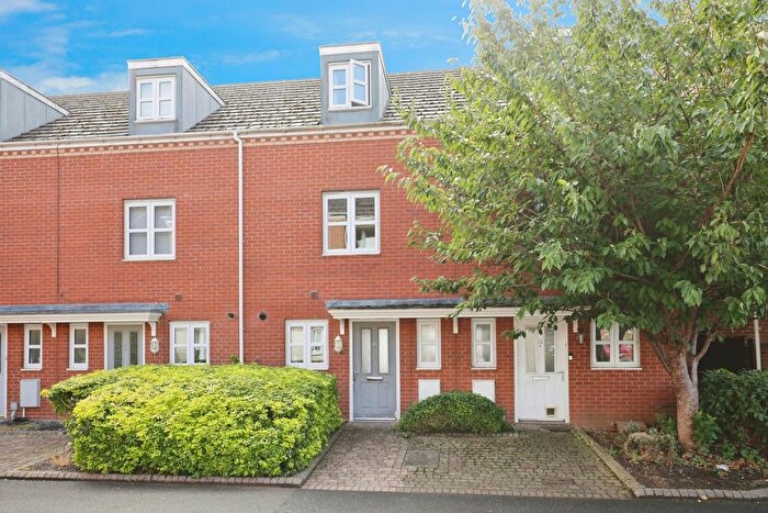 3 Bedroom Terraced House For Sale In Padbury Drive, Banbury, Oxfordshire, OX16