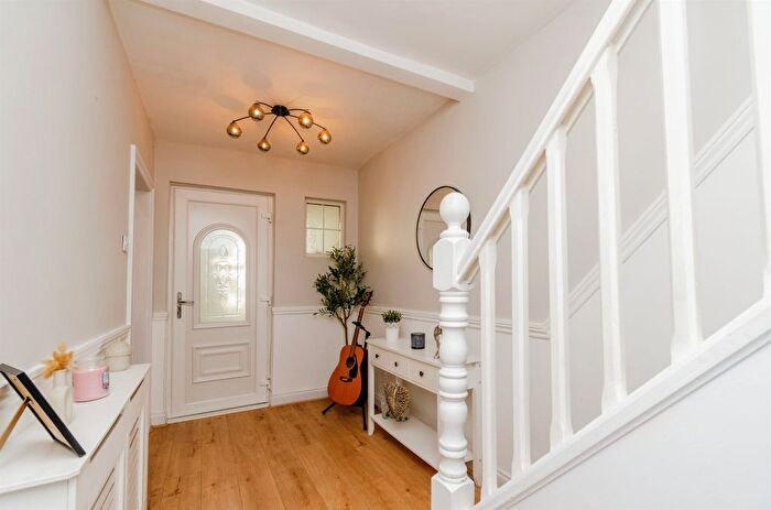 3 Bedroom Semi-Detached House For Sale In Primrose Lane, Fallings Park, Wolverhampton, WV10