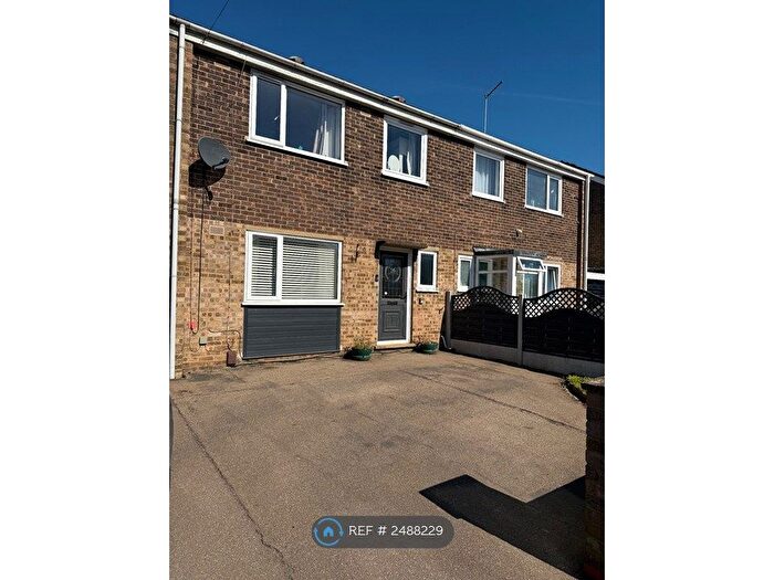 3 Bedroom Semi-Detached House To Rent In Cherry Road, Wisbech, PE13