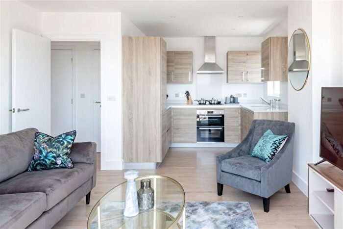 1 Bedroom Flat To Rent In Solomon Way, London, E1