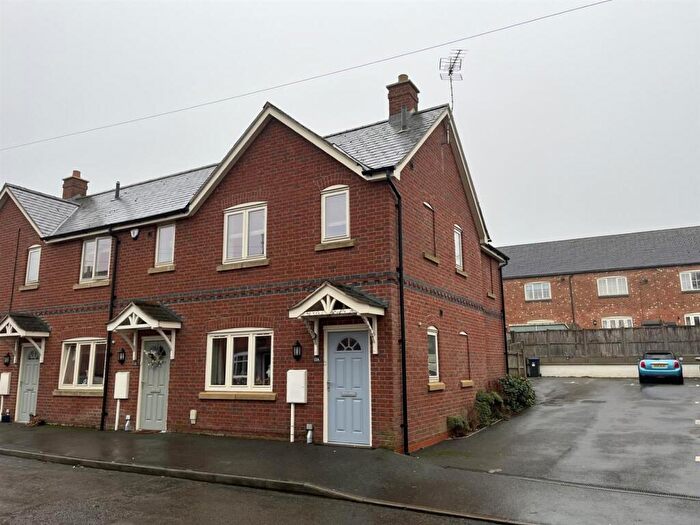 3 Bedroom End Of Terrace House For Sale In Church Lane, Husbands Bosworth, LE17