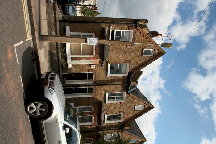2 Bedroom Maisonette To Rent In Hugon Road, Fulham, SW6