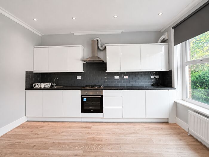 2 Bedroom Flat To Rent In Melbourne Road, Wallington, SM6