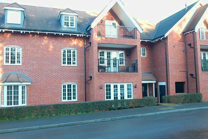 2 Bedroom Flat To Rent In Hibbert Court, Grange Road, Gerrards Cross, Buckinghamshire, SL9